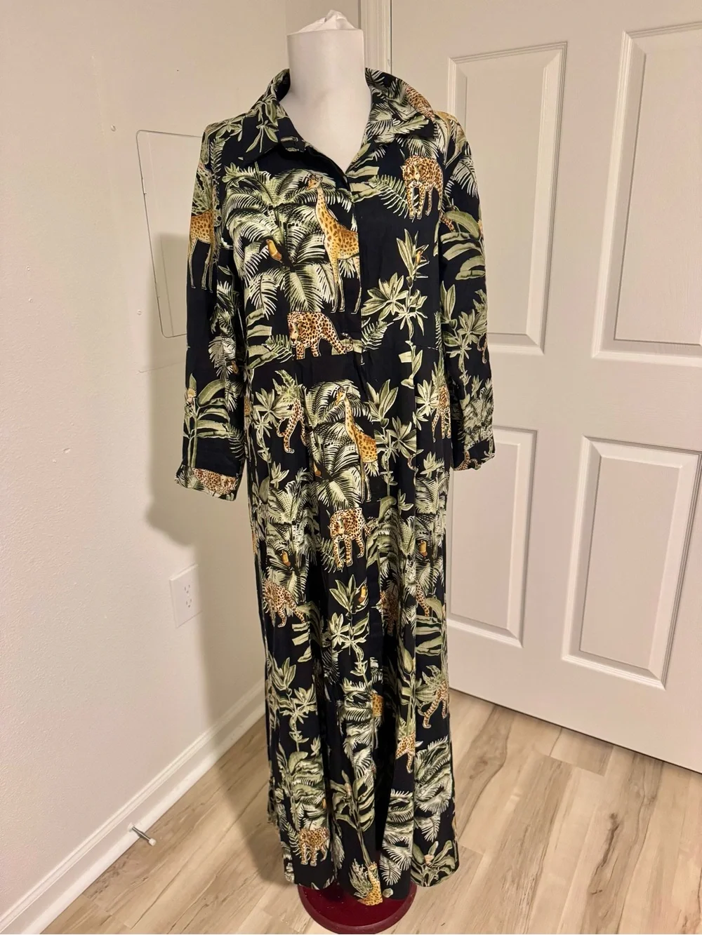 Guadeloupe Bianca Collared Maxi Dress RainForest Animal Print Size M